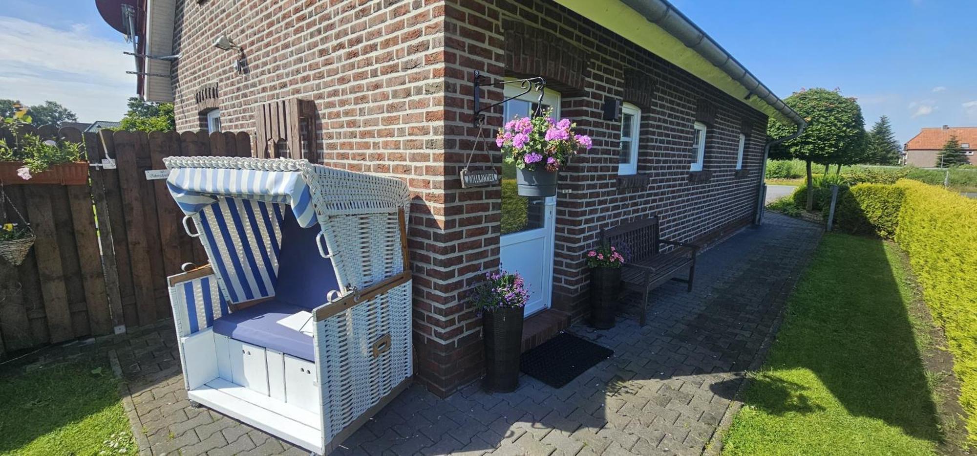 Ferienwohnung Haus Moorblick Mit Garten In Kanallage Wiesmoor Exterior photo