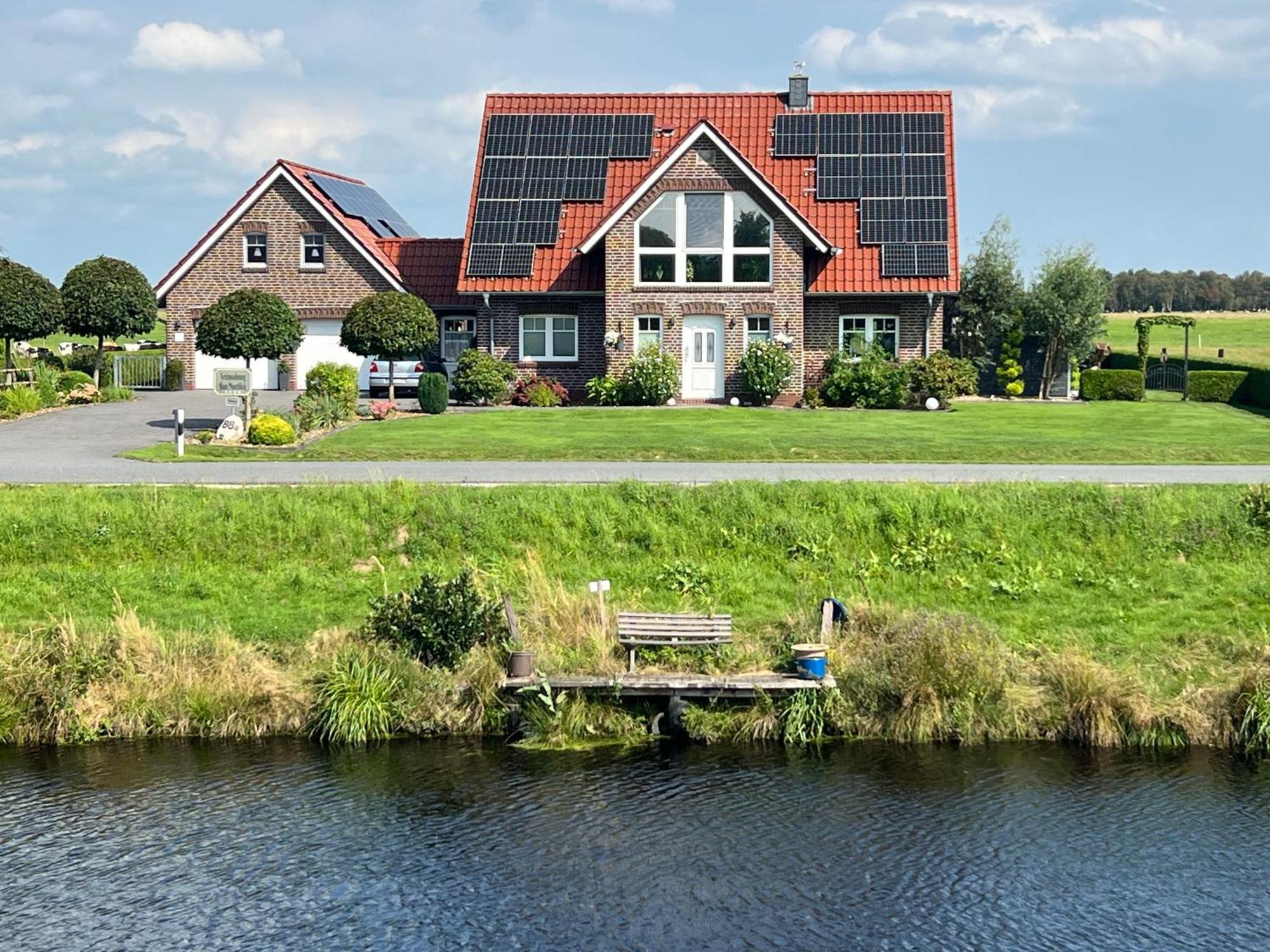 Ferienwohnung Haus Moorblick Mit Garten In Kanallage Wiesmoor Exterior photo
